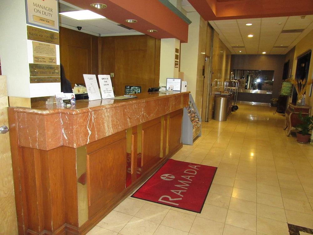 Ramada By Wyndham Los Angeles/Wilshire Center Exterior photo